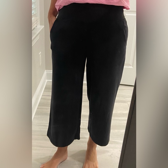 Athleta Pants - Athleta Seaside Soft Cropped Wide Leg pant, size S, Black